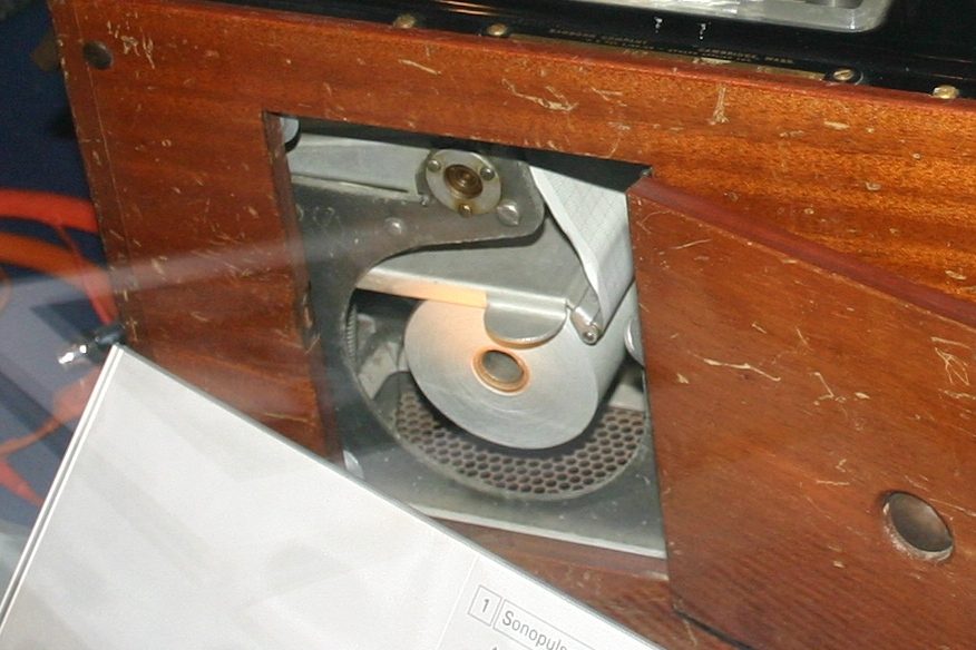 ECG apparatus used on King George VI, Anaesthesia Heritage Centre, London - 03.JPG